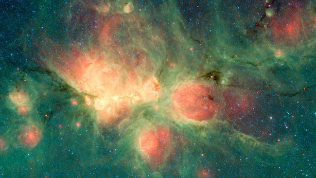 Citra Nebula Cakar Kucing yang dipotret Teleskop Spitzer dengan instrumen Infrared Array Camera (IRAC) dan Multiband Imaging Photometer (MIPS). Kredit: Spitzer/NASA